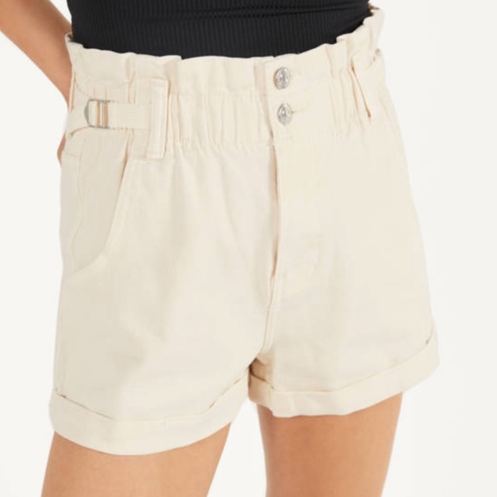 Berksha Cream High Rise Shorts